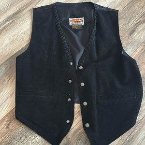 Exclusive paragraff vest